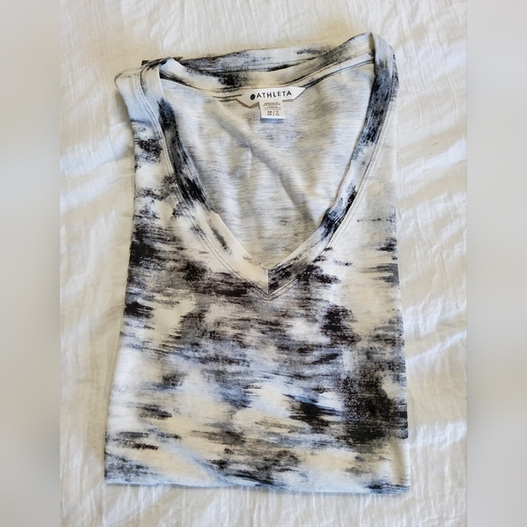 Athleta Breezy Scoop V-Neck Tee Size Medium Tall NWT - Picture 5 of 5